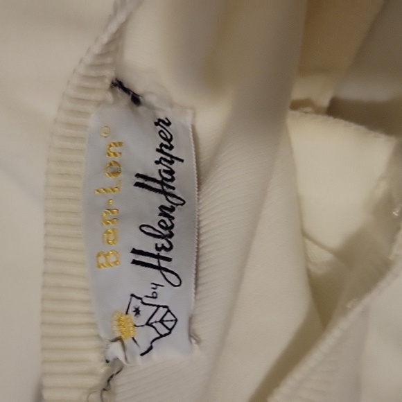 Helen Harper | 70s Vintage White Beaded Cardigan - Picture 8 of 8